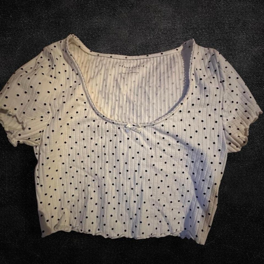 Aeropostale size small White Crop Top with Black Polka Dots